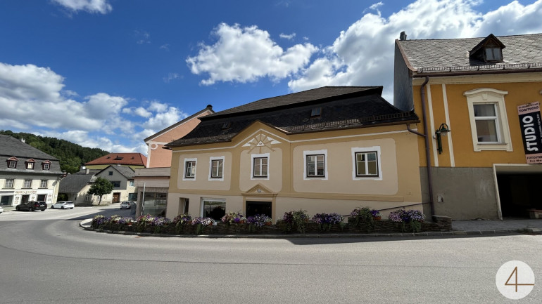 Zinshaus Renditeobjekt - 2870, Aspang Markt - Klein aber Fein ! Zinshaus mit 4 Wohneinheiten in Niederösterreich