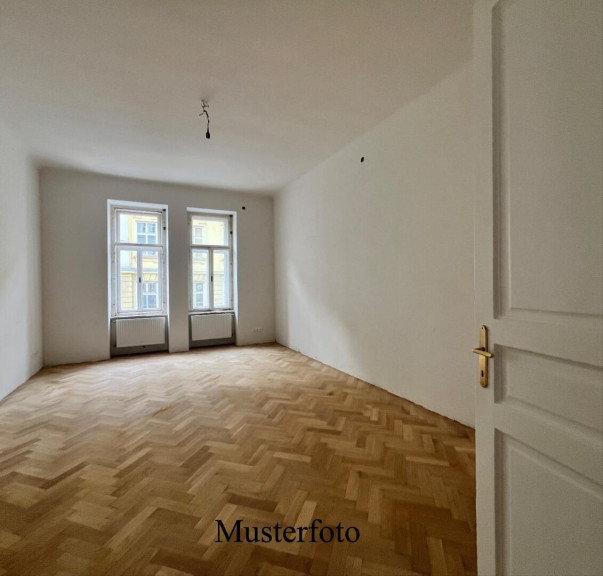Wohnung - 8020, Graz,04.Bez.:Lend - Sanierter Altbau nähe Lendplatz als Wohnung mit Balkon oder Büro/Praxis - Top 2