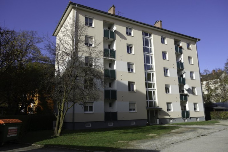 Wohnung - 8010, Graz - Graz-Jakomini: Unsanierte oder sanierte ETW mit Loggia