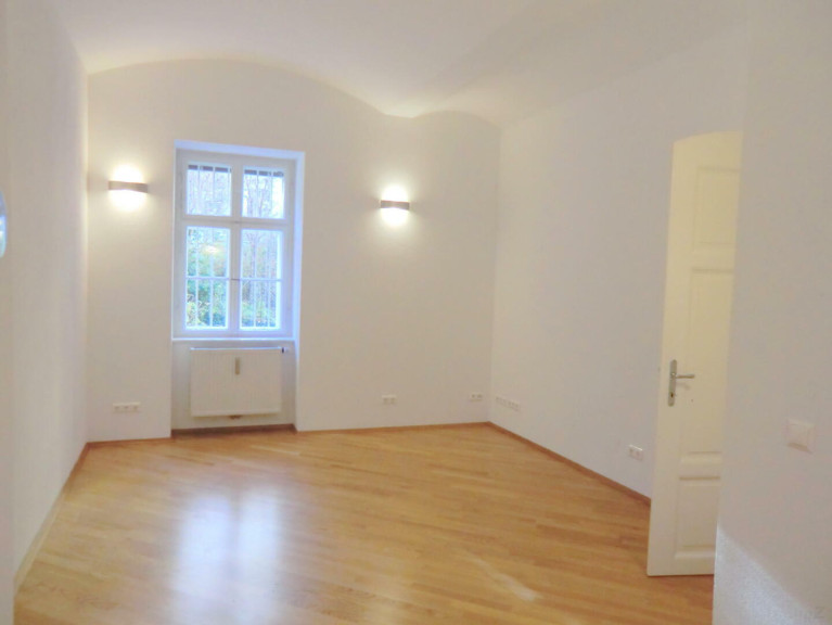 Wohnung - 8010, Graz - Kleines  Büro n. Geidorfplatz  mit Blick in den begrünten Innenhof