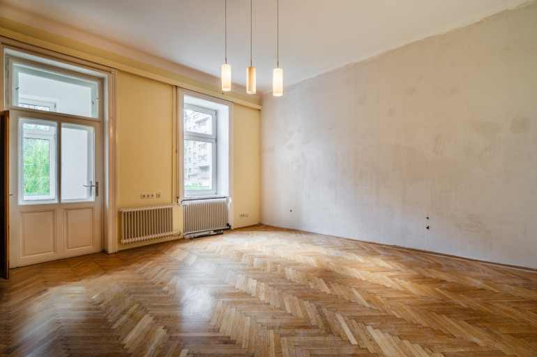 Wohnung - 1060, Wien - Generalsanierung inkludiert | Traumhafte Altbau-Wohnung mit Erker und Balkon selbst gestalten nach eigenen Wünschen | Mariahilferstraße Nähe