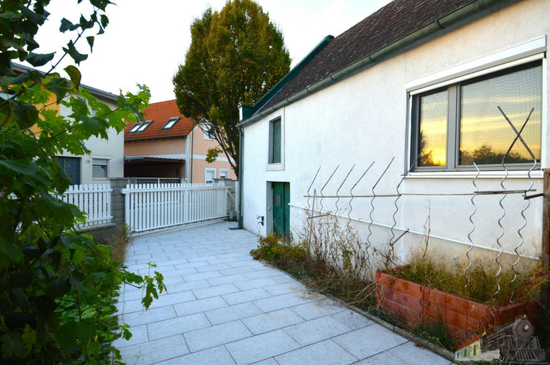 Haus - 7011, Siegendorf - Idylisches Einfamilienhaus mit großer Garage und viel Stauraum