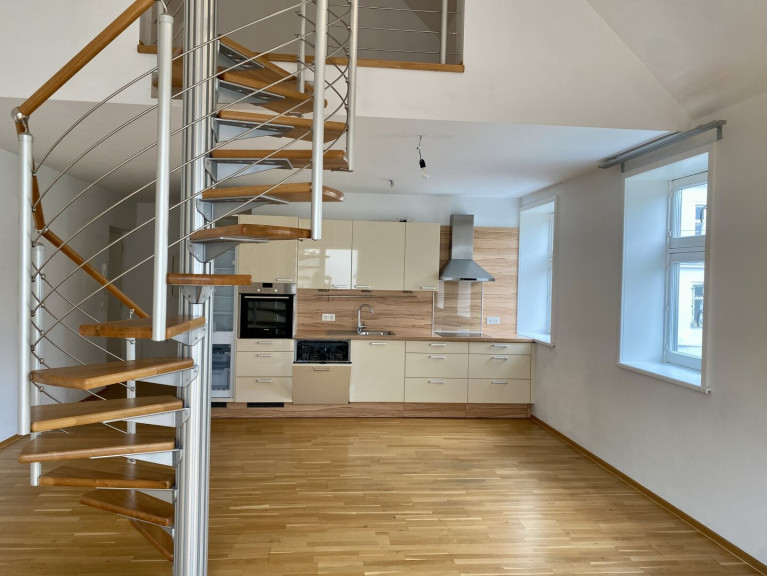 Wohnung - 1130, Wien - Moderne Wohnung mit kleinem Balkon und extra Stellplatz