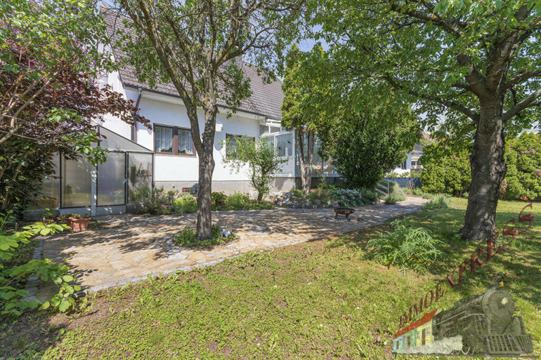 Haus - 2601, Sollenau - Einfamilienhaus mit Wintergarten in ruhiger Wohnlage = sonniger Garten = Garage