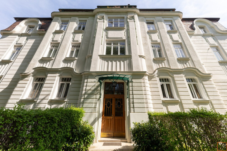 Wohnung - 1130, Wien - Larochegasse: Herrschaftliches Altbaueigentum mit Balkon