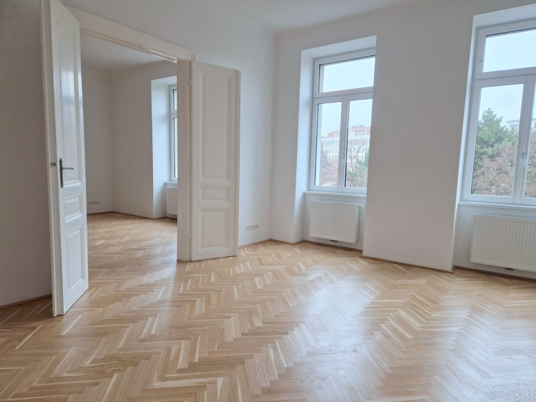 Wohnung - 1050, Wien - Traumhafte 2 Zimmer Erstbezugs-Altbauwohnung mit Loggia in zentraler Lage mit Parkblick!