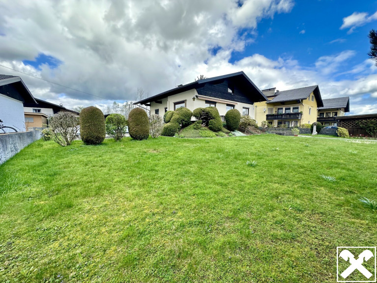 Haus - 5071, Wals - Einfamilienresidenz mit großem Garten und Pool