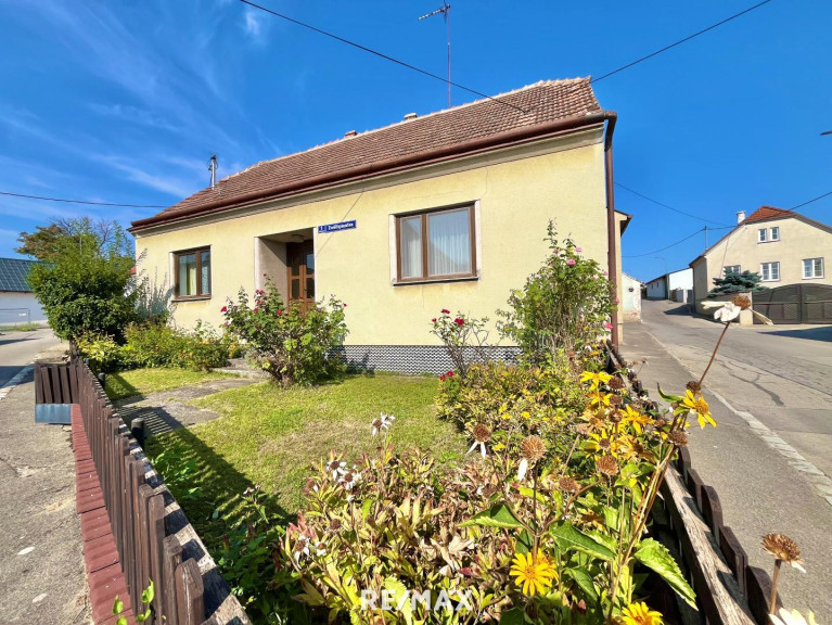 Haus - 2172, Schrattenberg - Hübsches Wohnhaus mit Presshaus und Stadel