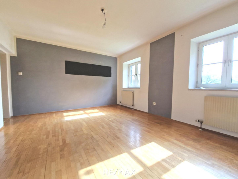 Wohnung - 5202, Neumarkt am Wallersee - Altbauwohnung mit Potential und Garten - sofort beziehbar