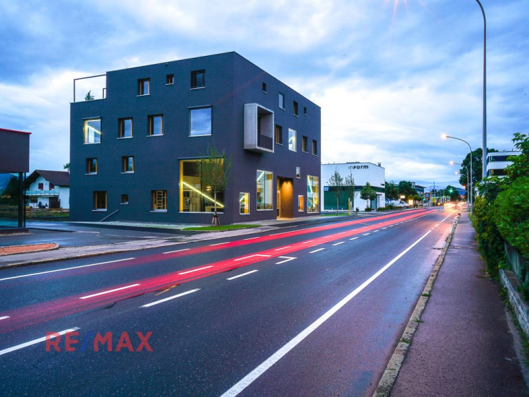 Büro / Praxis - 6800, Feldkirch / Altenstadt - Barrierefreie Räumlichkeiten in Top-Lage - modernes Design wartet auf neue Mieter