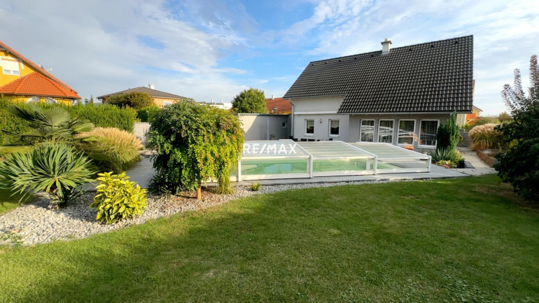 Haus - 2440, Gramatneusiedl - Exklusives Einfamilienhaus mit Pool und Wellnessbereich