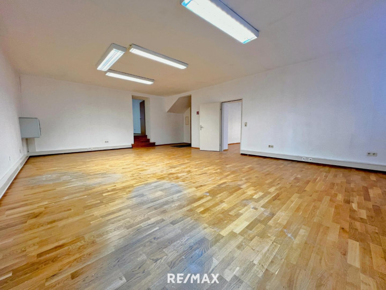 Büro / Praxis - 2700, Wiener Neustadt - <b>150 m² Büro zum Sonderpreis - Untervermietung möglich</b>