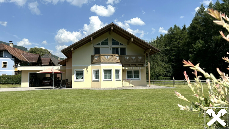 Haus - 9853, Gmünd in Kärnten - Neuwertiges Wohnhaus in der Künstlerstadt mit riesigem Garten