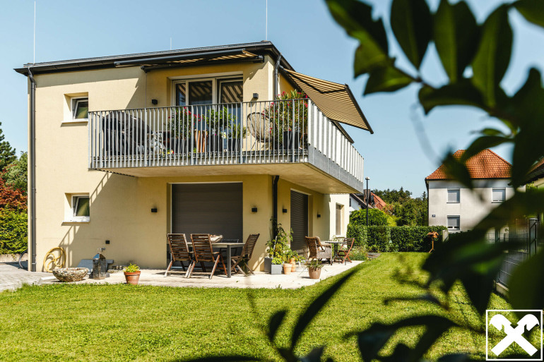 Haus - 5020, Salzburg - Neuwertiges Haus mit zwei vermieteten Wohnungen