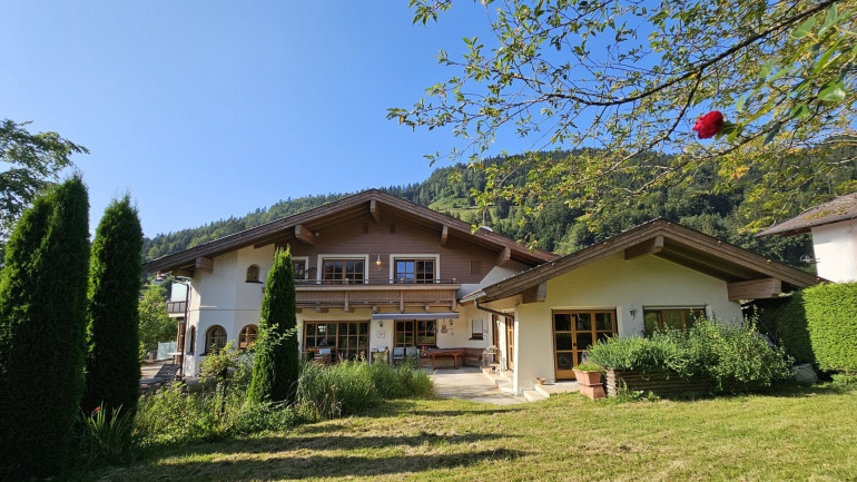 Haus - 6347, Rettenschöss - Exklusives Architektenhaus mit Innenpool in Rettenschöss