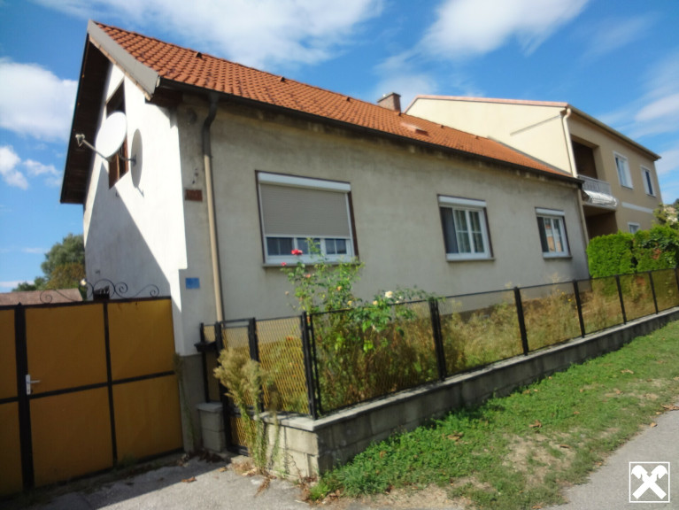 Haus - 2463, Stixneusiedl - Einfamilienhaus mit viel Potential in ländlicher Lage auf großem Grundstück!