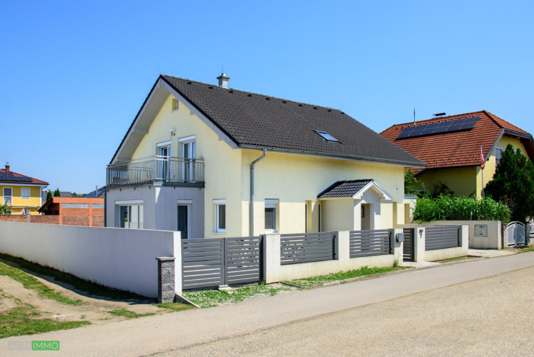 Haus - 2431, Enzersdorf an der Fischa - Großzügiges Familienhaus für Wohnen und Arbeiten in schöner Umgebung!