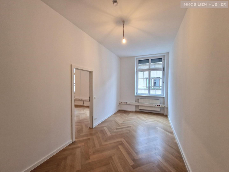 Büro / Praxis - 1010, Wien - &quot;Open-Space&quot;-Altbaubüro mit separatem Chefbüro - ausgezeichnete Lage - Nähe Graben &amp; Stephansdom