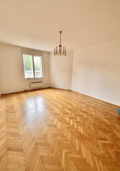 Wohnung - 8020, Graz - ruhige, helle, Innenhof Garconniere- im Parterre - Sofortbezug