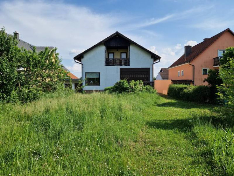 Haus - 2100, Leobendorf - *** RESERVIERT ***
LEOBENDORF - RENOVIERUNGSBEDÜRFTIGES EINFAMILIENHAUS ZUM GRUNDSTÜCKSPREIS!