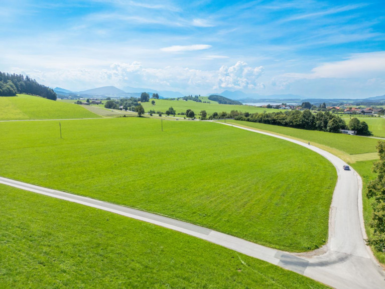 Grundstück - 5202, Neumarkt am Wallersee - Exklusives Grundstück mit Altbestand und traumhaftem Blick auf Schloss und Alpen