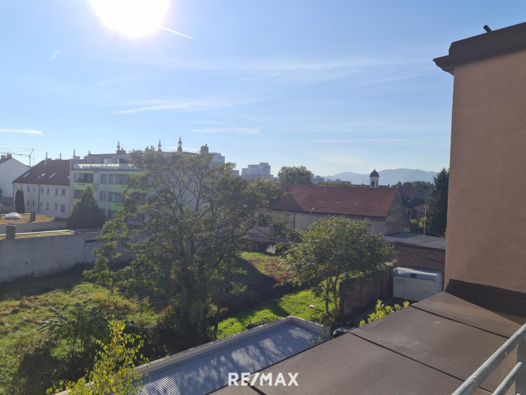 Wohnung - 1210, Wien, Floridsdorf - Erstbezug nach Sanierung! UNBEFRISTETE 3 Zimmer-Wohnung mit Terrasse und Blick ins Grüne