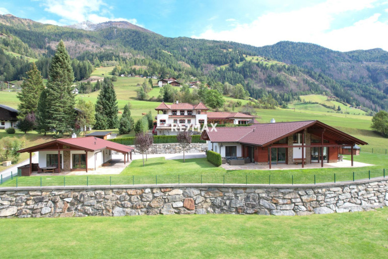 Haus - 9843, Großkirchheim - Einzigartiges Anwesen im luxuriösen Landhausstil