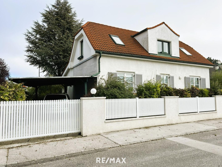 Haus - 2491, Neufeld an der Leitha - Idyllisches Einfamilienhaus in ruhiger Lage mit zweiter Wohneinheit im Nebengebäude!