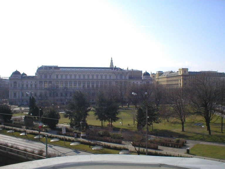 Büro / Praxis - 1090, Wien - Beim Schottentor Bestlage renoviertes Altbaubüro mit 7 Zimmern 350m²