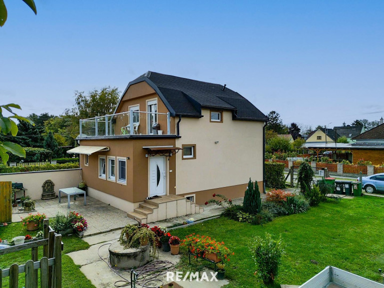 Haus - 2231, Strasshof an der Nordbahn - Familienhaus mit großem Garten und Nebengebäuden