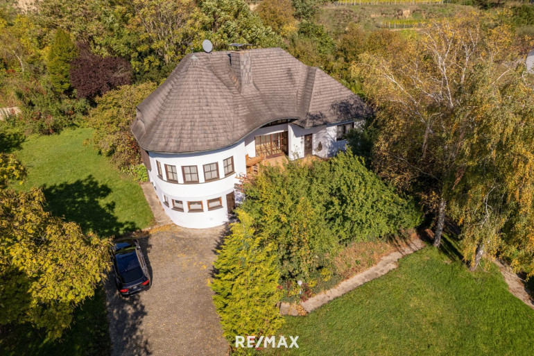 Haus - 3470, Kirchberg am Wagram - Architektenhaus aus den 80er Jahren mit großem Grund und Weinkeller