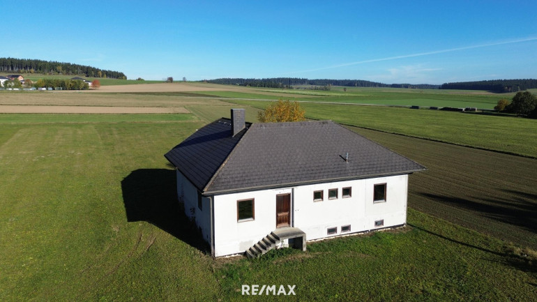 Haus - 3664, Martinsberg - Haus zum Fertigstellen mit Garten