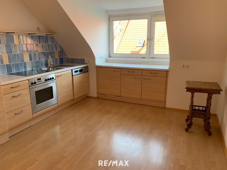 Wohnung - 2700, Wiener Neustadt - <b>Traumhafte Dachgeschosswohnung in Wiener Neustadt - 75m², 3 Zimmer!</b>