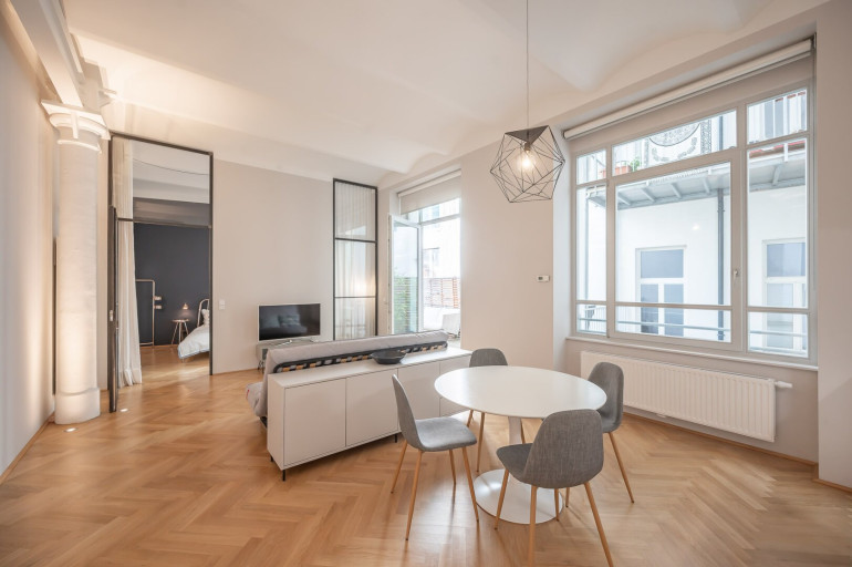 Büro / Praxis - 1120, Wien - Büromöglichkeit: 2 Zimmer mit Küche - einzigartiges Loft mit Innenhof-Terrasse nahe U4/U6! Ehem. Schuhfabrik! Pauschalmiete!