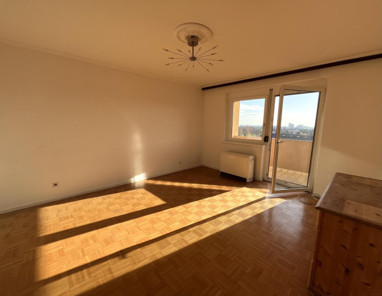 Wohnung - 8052, Graz - Provisionsfrei für den Käufer!  4 Zimmerwohnung mit Loggia, Tiefgarage, großer Keller, herrlicher Weitblick.