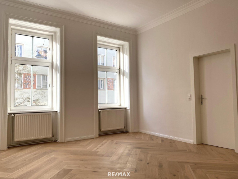 Wohnung - 1180, Wien - Erstbezug nach Sanierung - Altbau-Flair in AKH/U6-Nähe!