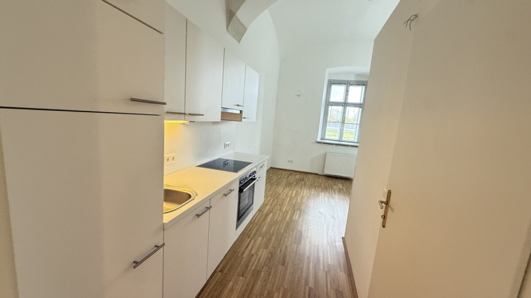 Wohnung - 7100, Neusiedl am See - Residieren im Schloss! Haus 2 Top 9!