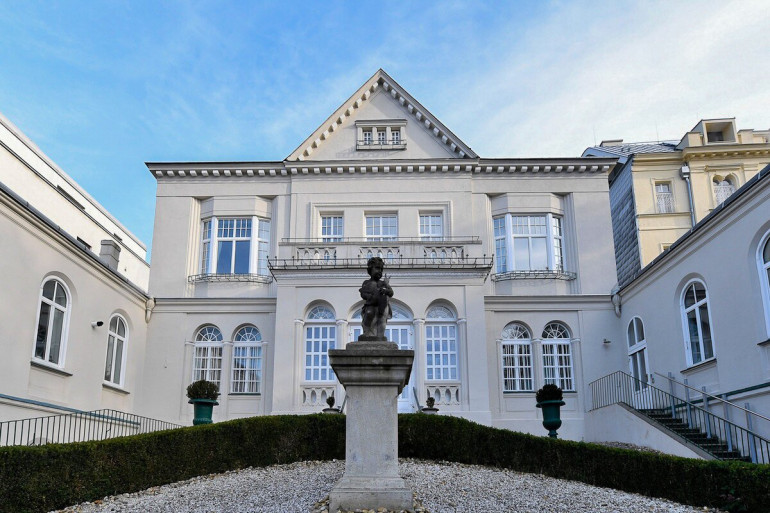 Sonstige - 1170, Wien - EXKLUSIVE ORDINATIONSRÄUME IN DER VILLA DEMEL - RUHIGE UND ANSEHNLICHE LAGE IM 17. BEZIRK - flexibler Miete / Umsatzbeteiligung möglich!