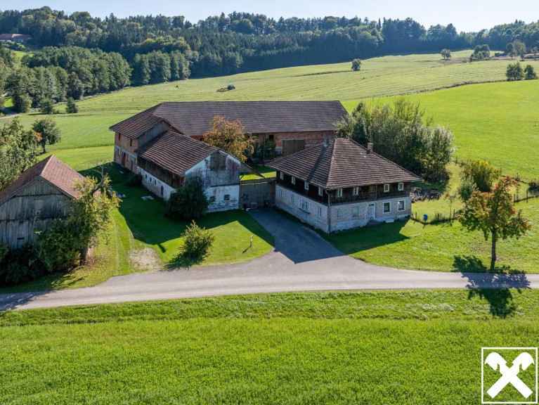 Land und Forstwirtschaft - 4924, Waldzell - Ehemaliger Bauernhof mit ca. 12 ha arrondierter Fläche in Alleinlage