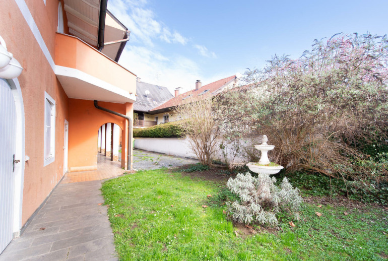 Haus - 8480, Mureck - Mehrfamilienhaus in Mureck am Hauptplatz, 27 Zimmer, 723 m² - Vielseitige Nutzung & Top-Investment für Anleger! Bestandsfrei!