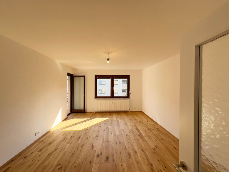 Wohnung - 6330, Kufstein - Sanierte 4-Zimmerwohnung mit Loggia in Kufstein-Zell zu kaufen