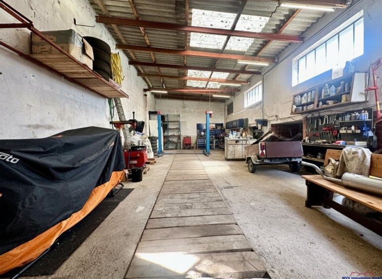 Haus - 1220, Wien - Familienidylle trifft Handwerkertraum - charmantes Haus mit Profiwerkstatt, Hebebühne & großem Garten