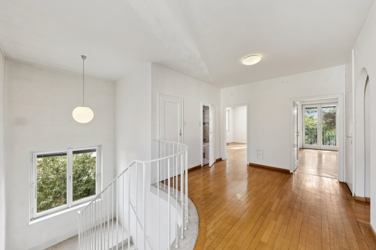 Haus - 1130, Wien - Zeitlose Architektenvilla mit Potential
nahe dem Schönbrunner Schlosspark