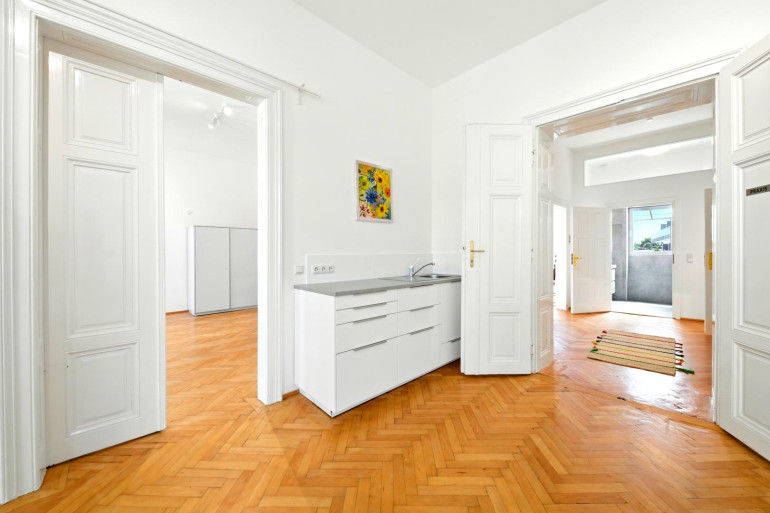 Büro / Praxis - 2020, Hollabrunn - Charmante Altbaupraxis mit moderner Ausstattung – Perfekt gelegen im Zentrum Hollabrunns!