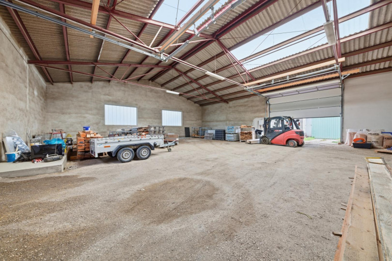 Haus - 2034, Großharras - Vielseitige Gewerbe- und Wohnliegenschaft: diverse Hallenflächen, Wohngebäude und ein großzügiges Grundstück!