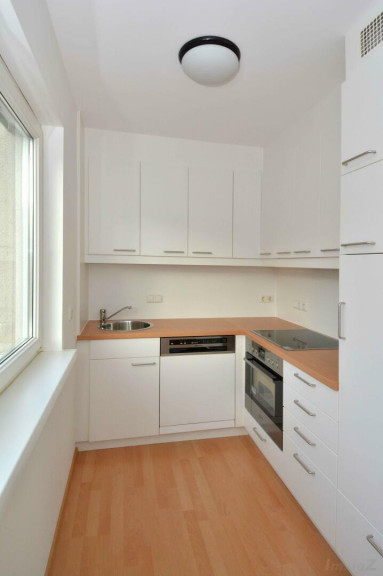 Wohnung - 8042, Graz - St. Peter- Neue Welt Höhe:  2-Zimmerwohnung mit  Terrasse und Gartenanteil.