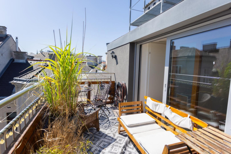 Wohnung - 1180, Wien - Herrliche DG-Maisonette mit 2 Hof-Terrassen bei der Volksoper, Währinger Straße