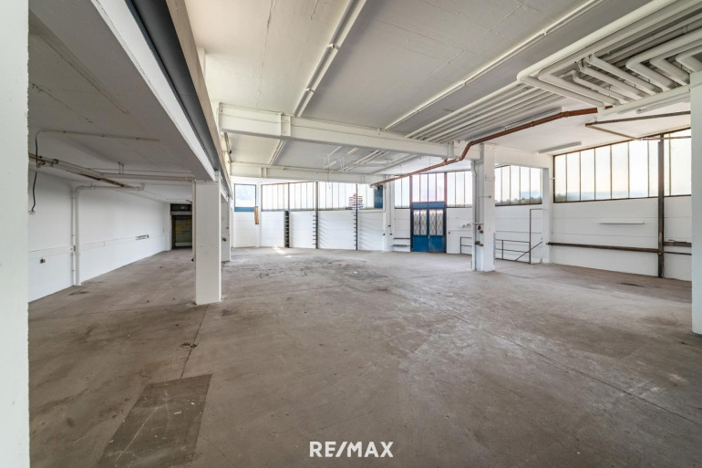 Halle / Lager / Produktion - 6330, Kufstein - Vielseitige Gewerbehalle im Zentrum Kufstein zu Kaufen