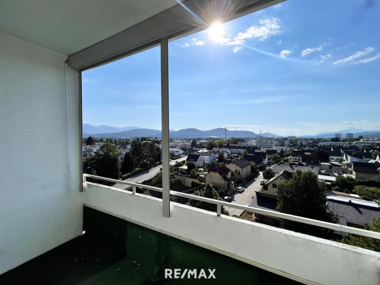 Wohnung - 9020, Klagenfurt - Renovierungsbedürftige Wohnung mit herrlichem Ausblick in Waidmannsdorf