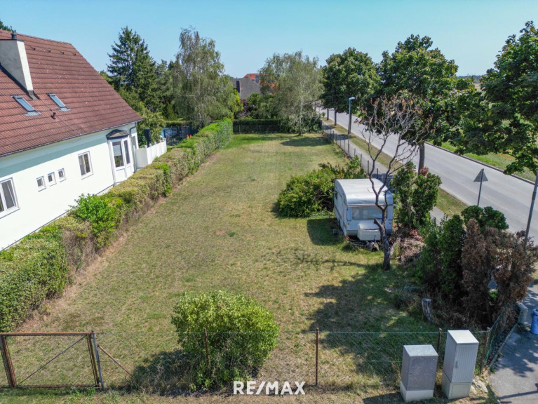 Grundstück - 2232, Deutsch-Wagram - Attraktives Eck-Grundstück in Schnellbahnnähe